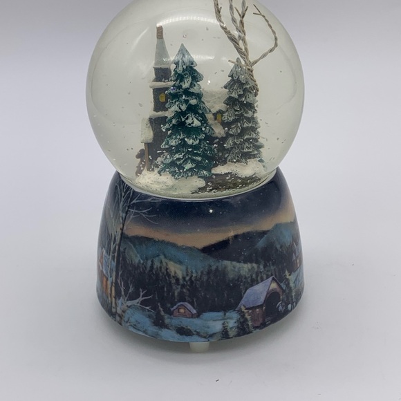 Roman Musical 2011 “THE FIRST NOEL” Footed 6” Snow Glitter Globe Windup #35132 - Picture 4 of 12